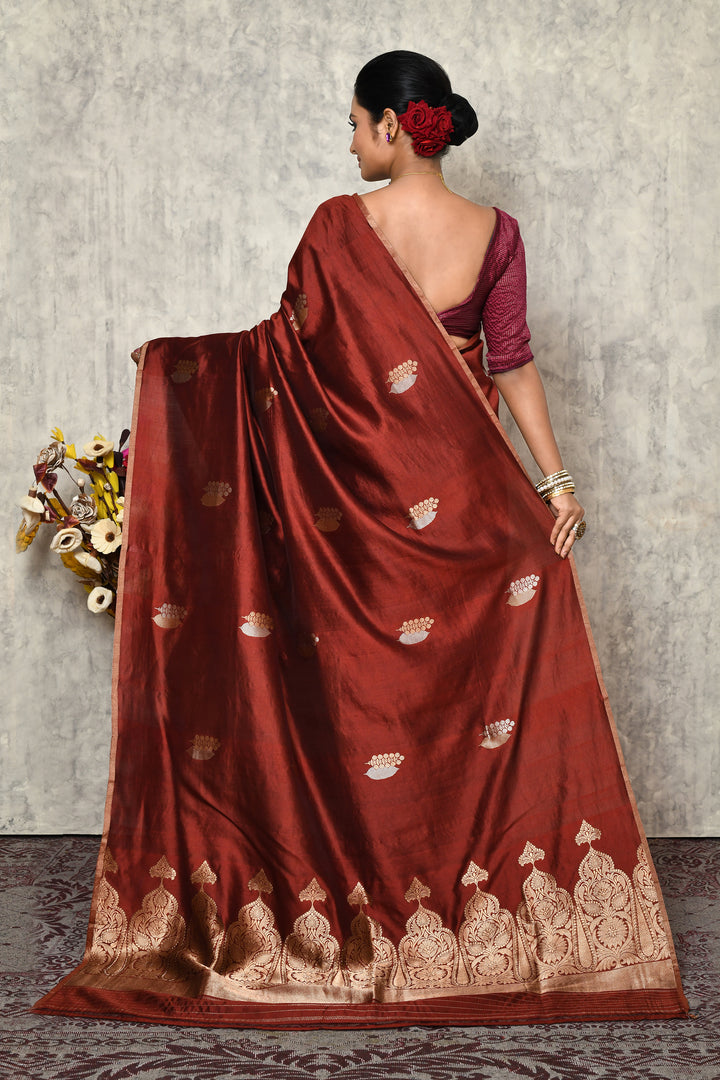 Pure Munga silk handloom saree with thin border & Banarasi kadwa booti